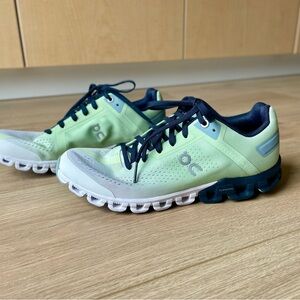 On Cloudflow Running Shoes Meadow White